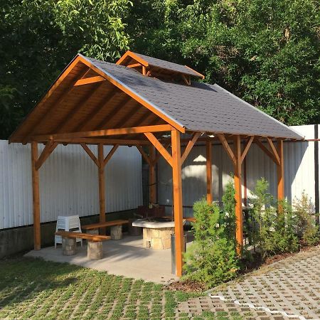 Zoli Apartmanok-Adri Koelcsey 32 Hajduszoboszlo Exterior photo