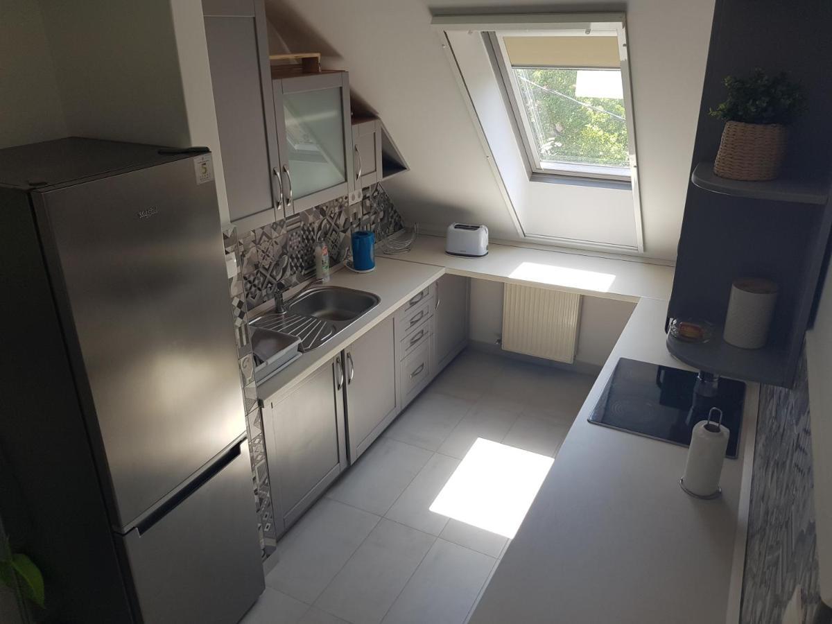 Zoli Apartmanok-Adri Koelcsey 32 Hajduszoboszlo Exterior photo